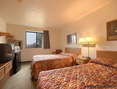 Super 8 By Wyndham Lexington Va Hotel Room photo